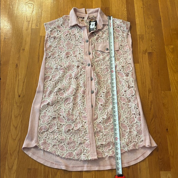 New Pol Pink Lace Button-Up Sleeveless Top - Picture 6 of 6